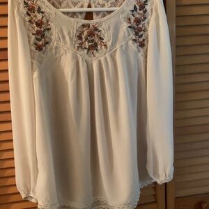 Mason & Belle Ladies Cream Embroidered Long-Sleeve Peasant Top